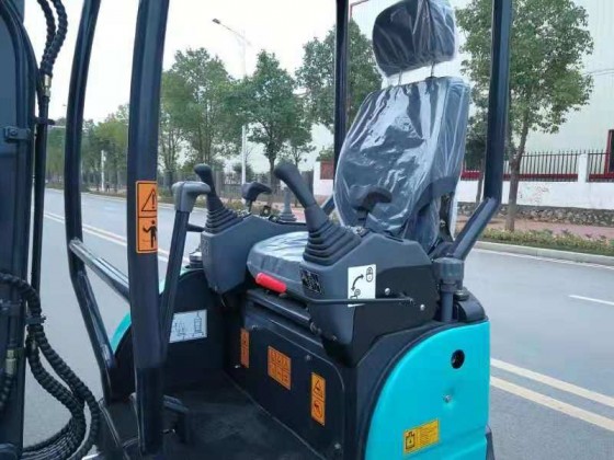 DL20U小型挖掘機(jī)--熱銷小型挖掘機(jī)