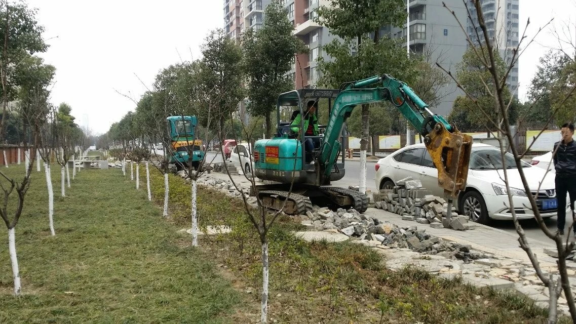 微型挖掘機